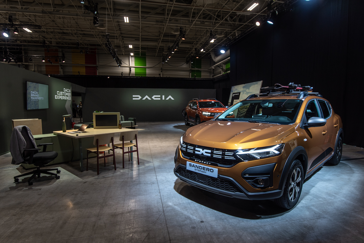 Al Salone dell’Auto di Parigi Dacia svela la nuova visual identity Al Salone dell’Auto di Parigi Dacia svela la nuova visual identity