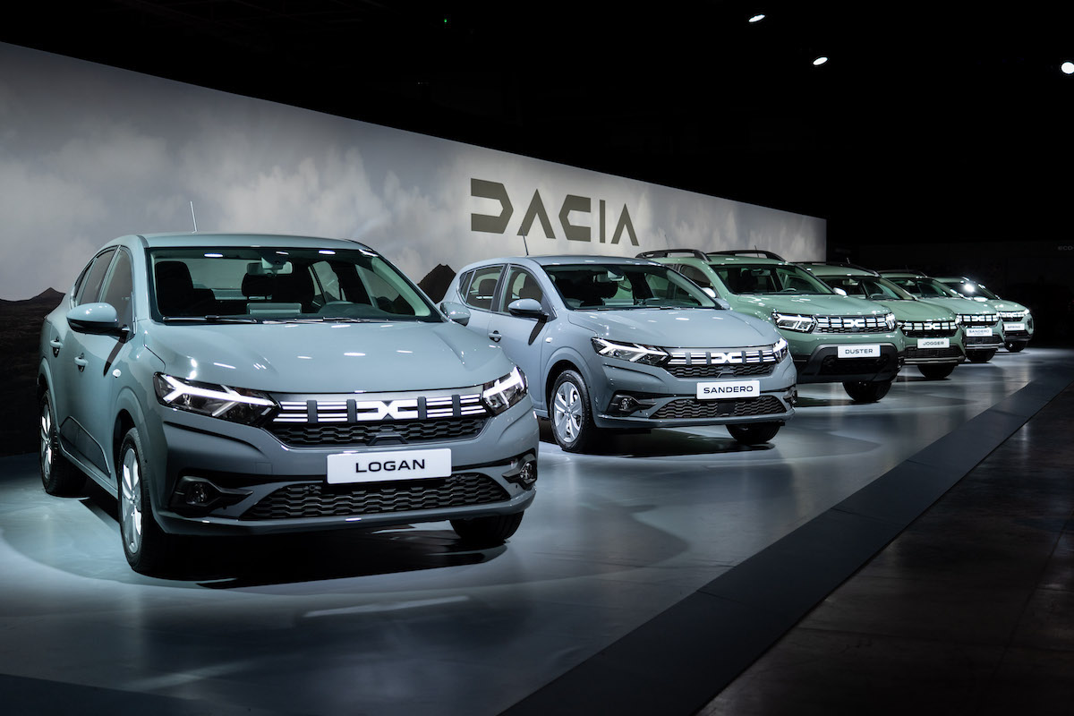 Al Salone dell’Auto di Parigi Dacia svela la nuova visual identity Al Salone dell’Auto di Parigi Dacia svela la nuova visual identity