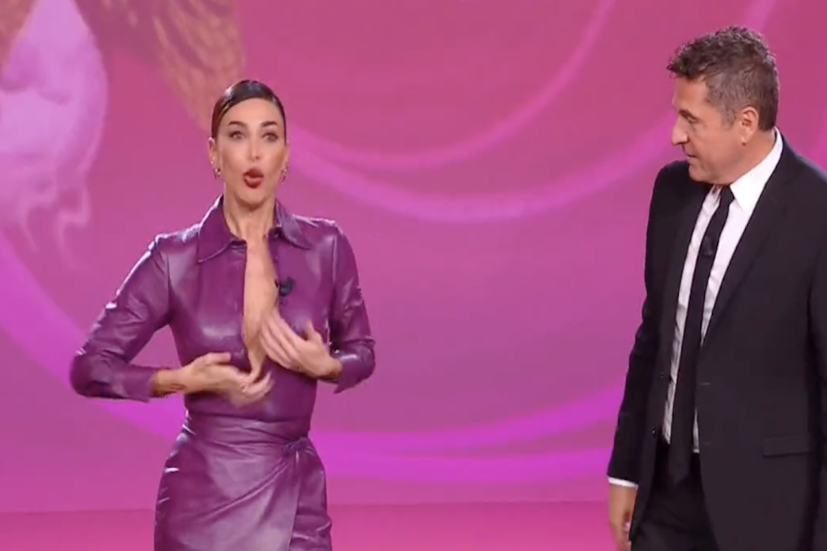 Belén Rodriguez, si apre il vestito: incidente in diretta a Le Iene