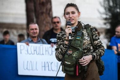 Giulia Schiff in congedo dal fronte ucraino. Bufera sulle ultime dichiarazioni