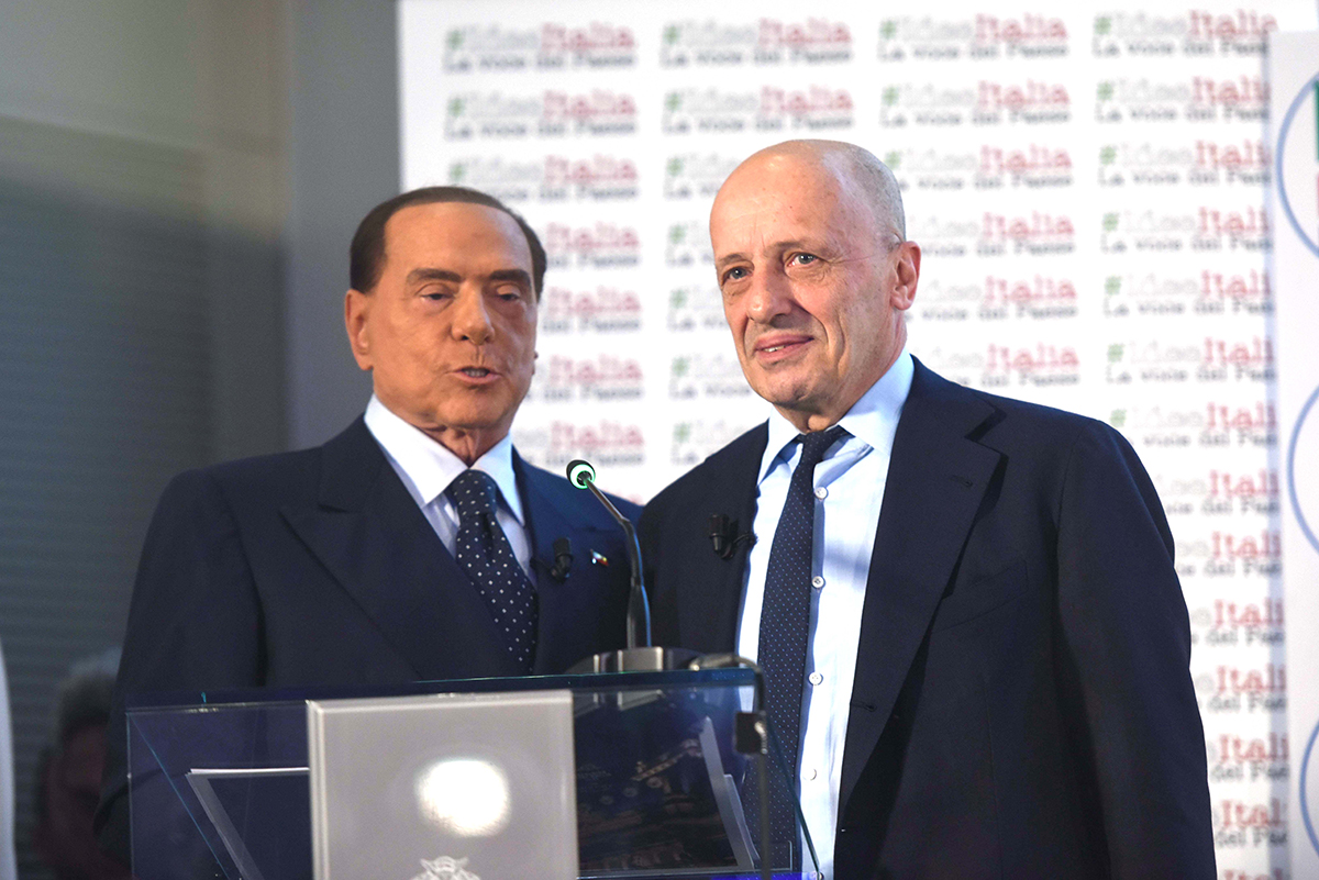 Caso Putin, Sallusti: “Berlusconi, non la capisco più. Così è troppo” Caso Putin, Sallusti: “Berlusconi, non la capisco più. Così è troppo”