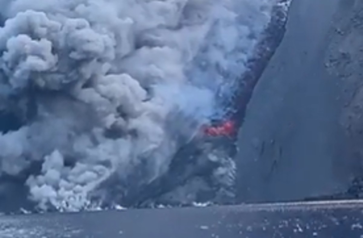 Stromboli, incendio sul set con Ambra Angiolini: salgono a 13 gli indagati Stromboli, incendio sul set con Ambra Angiolini: salgono a 13 gli indagati
