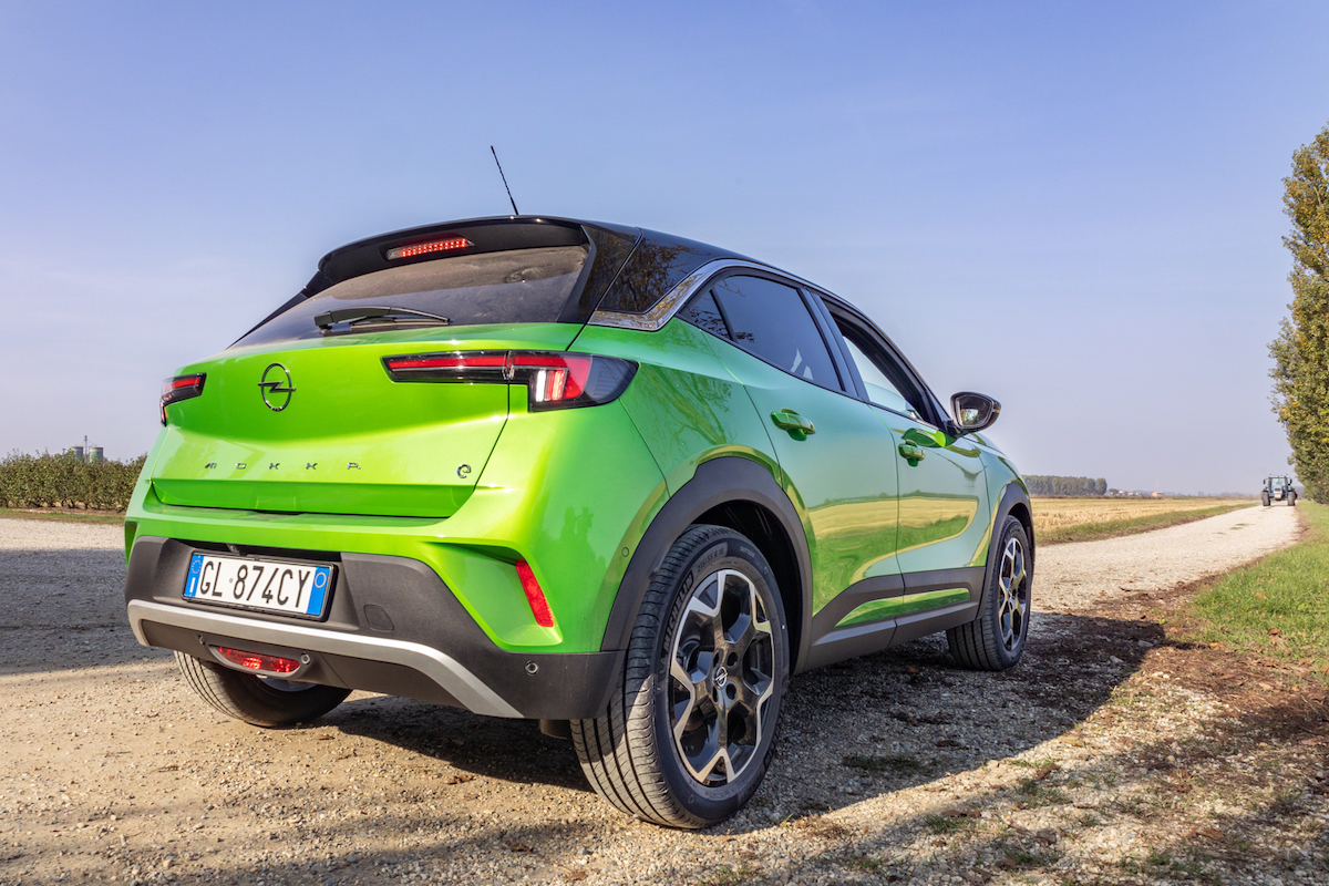 Opel Mokka-e aumenta la sua autonomia fino a 338 km
