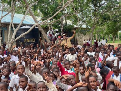 Pio e Amedeo, i bonifici “scroccati” a Emigratis: in beneficenza. Ecco dove