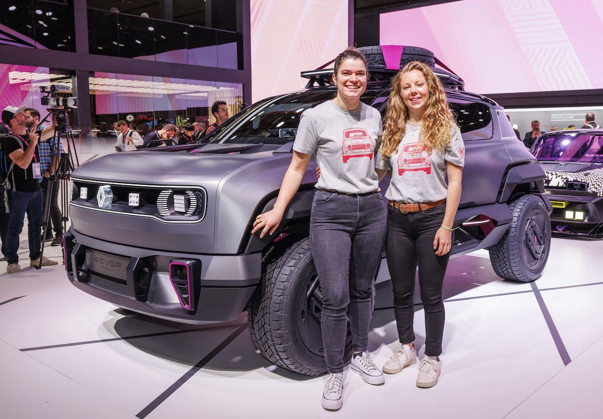 4L Trophy 2022: la R 4 diMélanie e Harmony protagonista del Raid Solidale