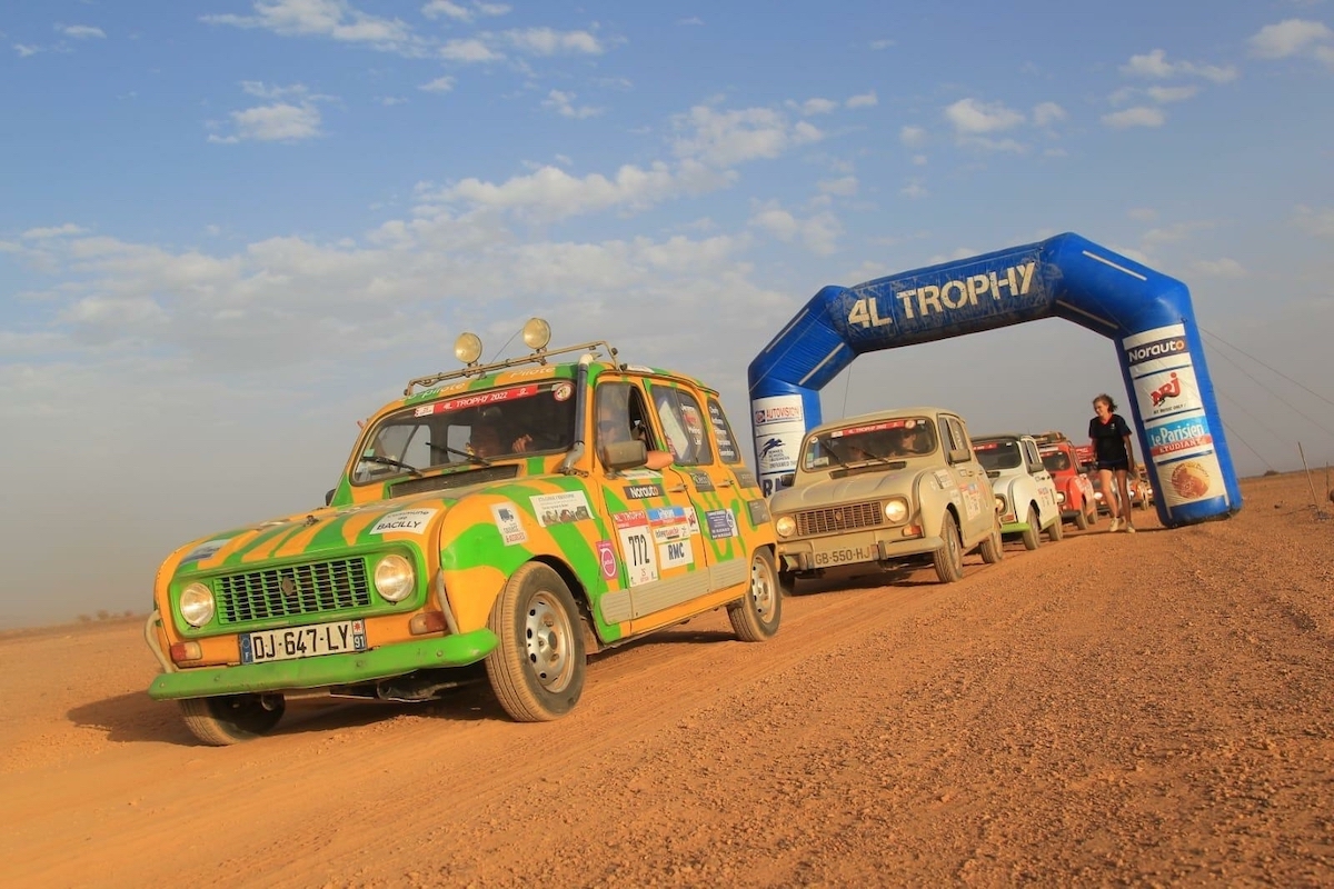 4L Trophy 2022: la R 4 diMélanie e Harmony protagonista del Raid Solidale