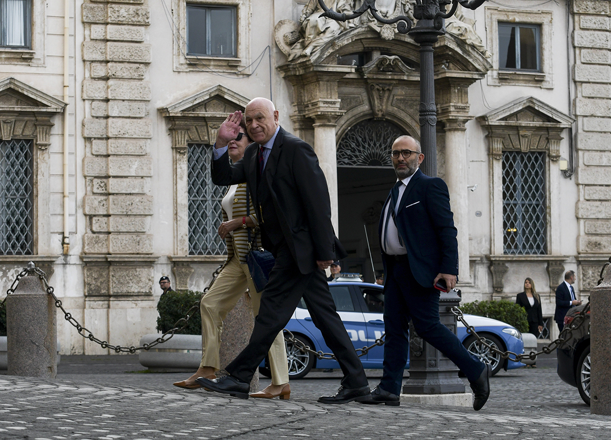 Il governo Meloni giura al Quirinale: guarda tutti i video e le foto Il governo Meloni giura al Quirinale: guarda tutti i video e le foto