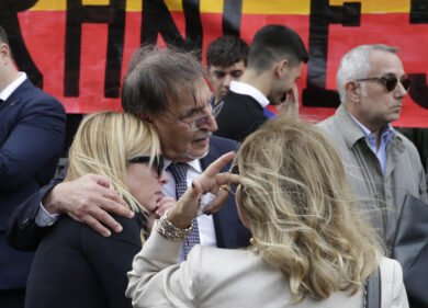 Meloni ai funerali del 18enne investito, figlio della giornalista del Corriere