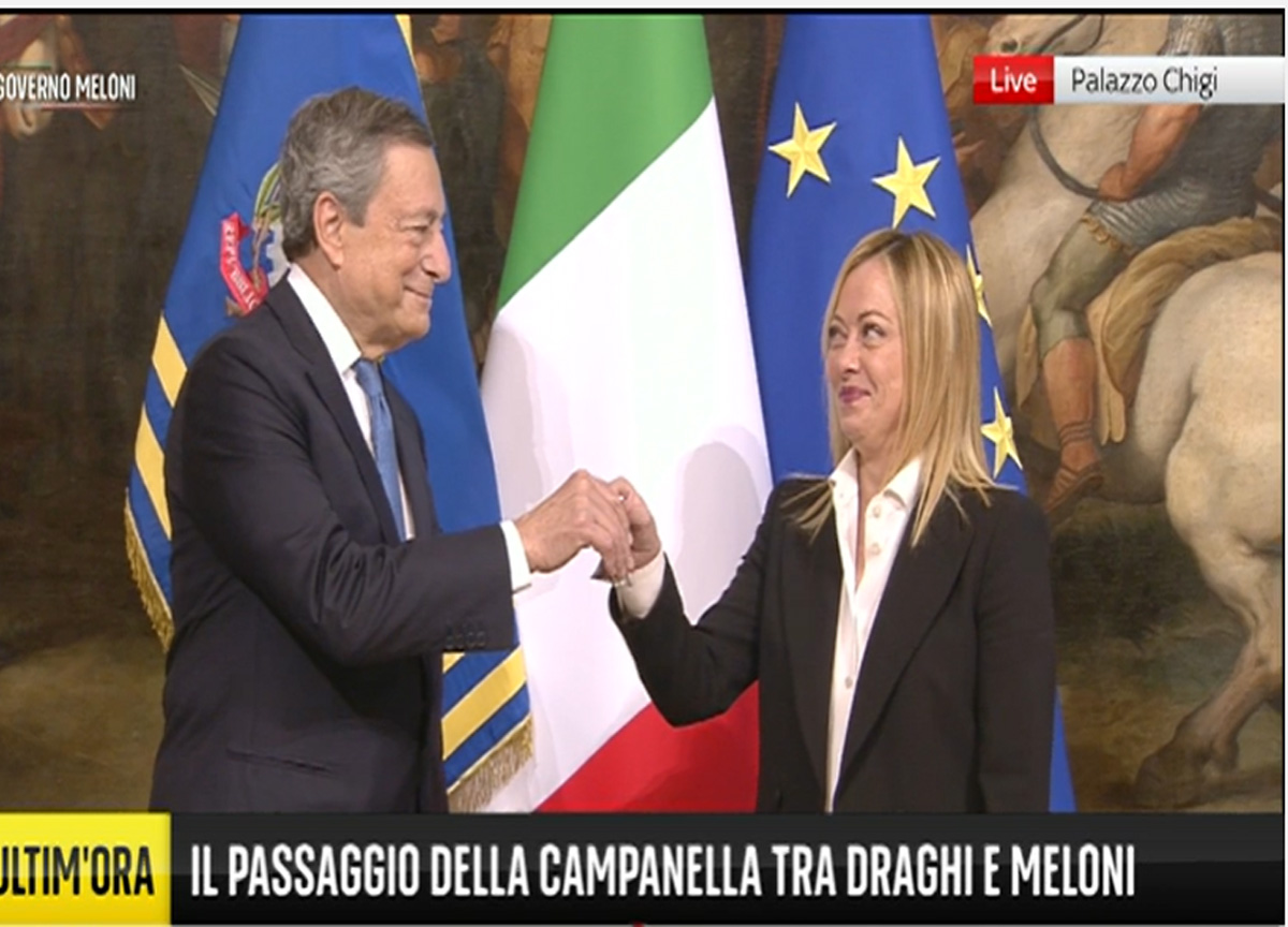 Draghi via, ecco Meloni. Chi preferisci come premier? Sondaggio: vota Draghi via, ecco Meloni. Chi preferisci come premier? Sondaggio: vota