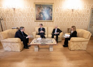 Draghi via, ecco Meloni. Chi preferisci come premier? Sondaggio: vota