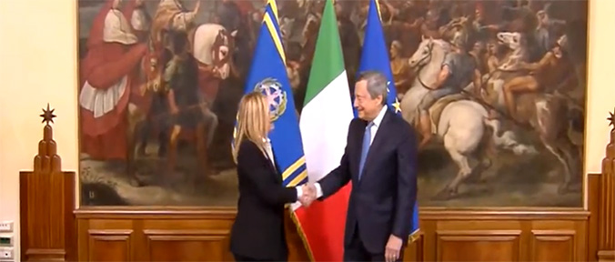 Draghi via, ecco Meloni. Chi preferisci come premier? Sondaggio: vota Draghi via, ecco Meloni. Chi preferisci come premier? Sondaggio: vota