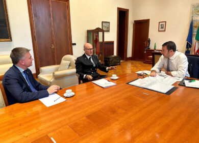 Salvini: “Dei porti me ne occupo io”. Migranti, nuova battaglia contro le ong