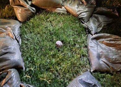 Trovano un sasso e lo regalano al nonno: era una bomba inesplosa