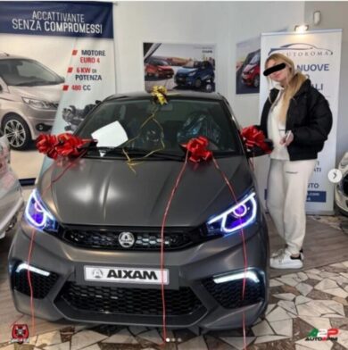 Una minicar per Chanel Totti: il regalo di papà Francesco