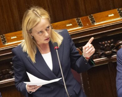 Meloni sul covid: “non replicheremo modello Speranza” – Il tg VERO GIORNALE
