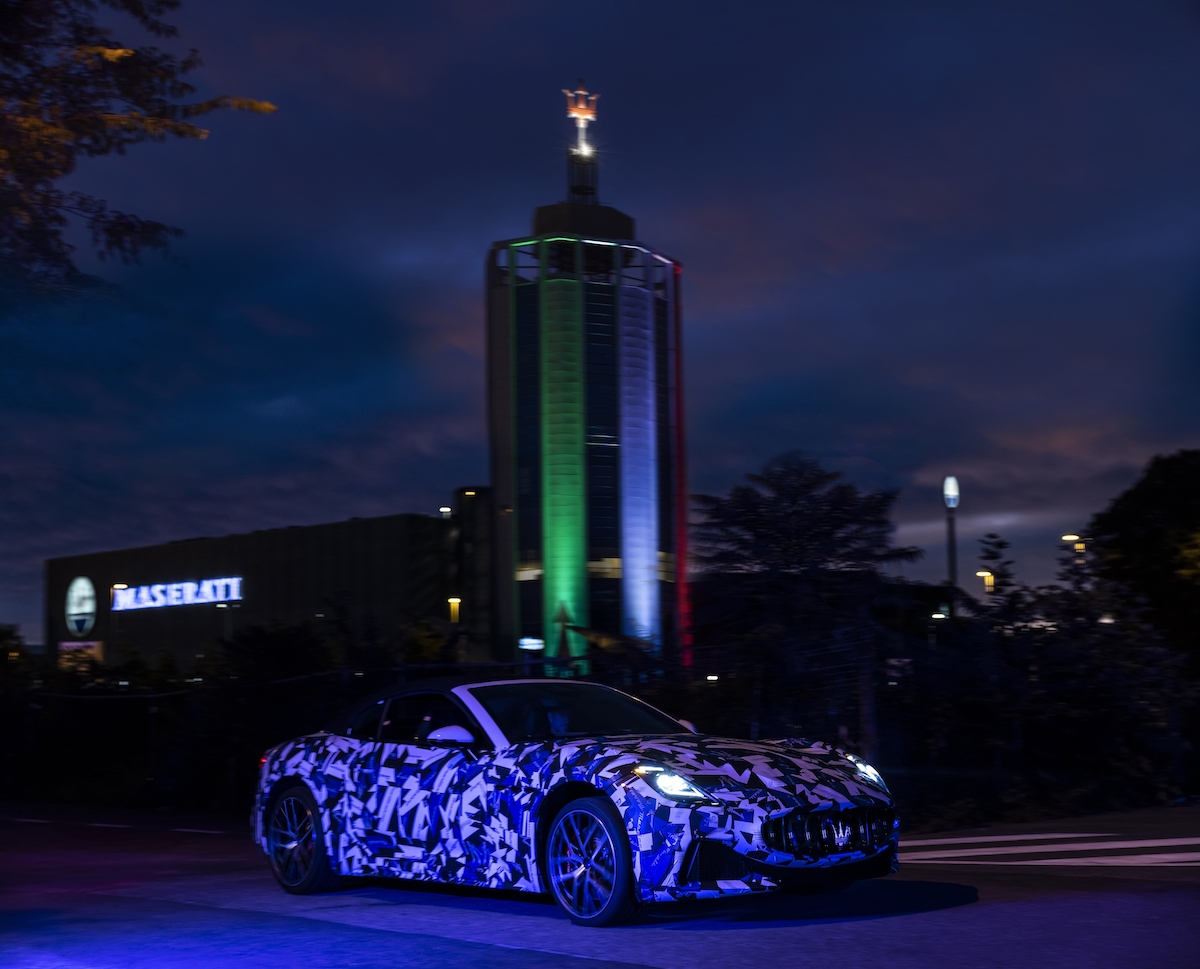 Maserati svela le prime foto della  nuova GranCabrio