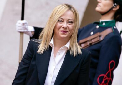Zelensky: “Governo Meloni? Continuità con Draghi. Dateci armi di difesa aerea”