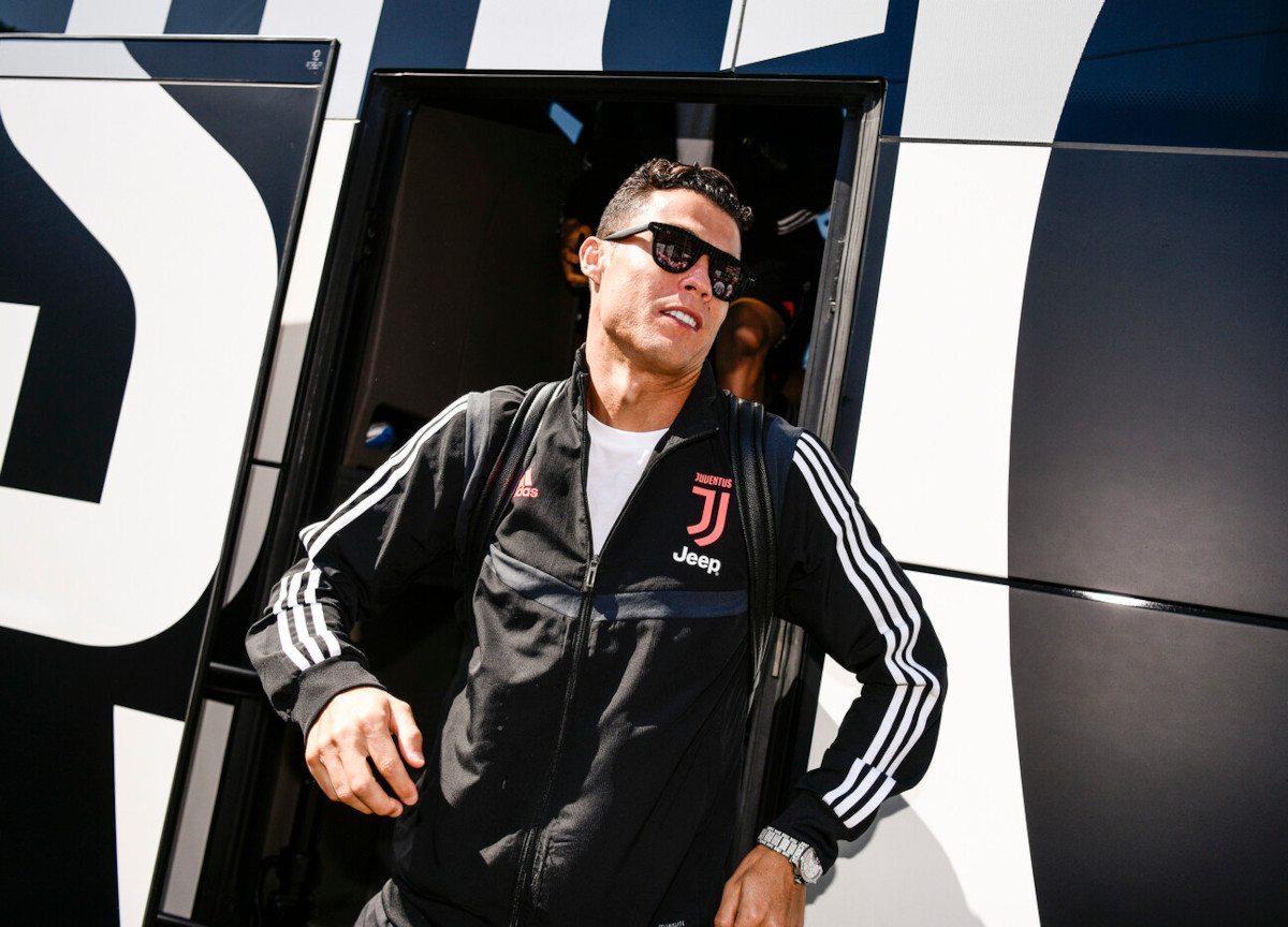Inchiesta Juve, trovata la carta segreta del contratto di CR7: 20 mln in nero Inchiesta Juve, trovata la carta segreta del contratto di CR7: 20 mln in nero
