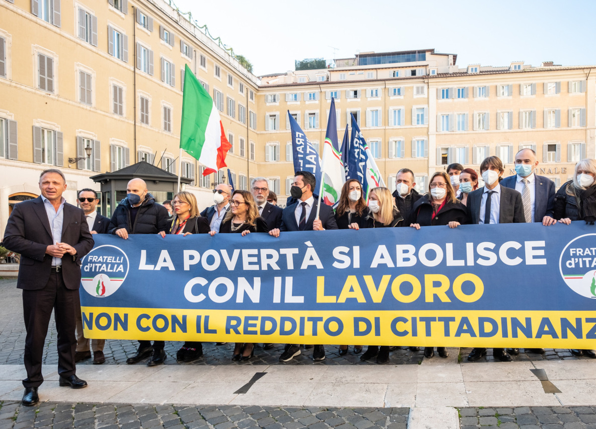 Reddito di Cittadinanza, via il sussidio dopo il primo rifiuto. La stretta