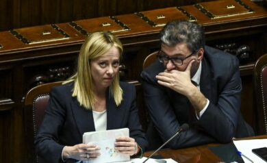 L’Europa bacchetta l’Italia: “Preoccupa la tendenza ad accumulare debito”