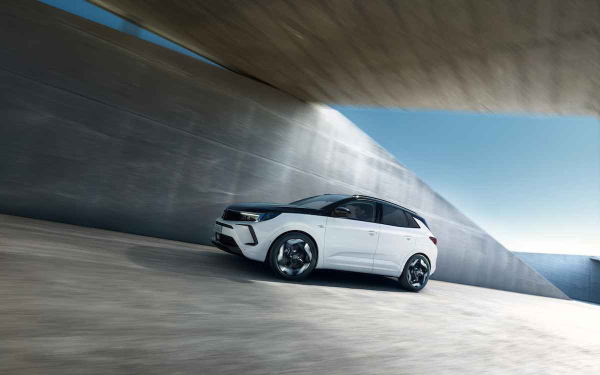 Opel svela la Nuovo Grandland GSe Opel svela la Nuovo Grandland GSe