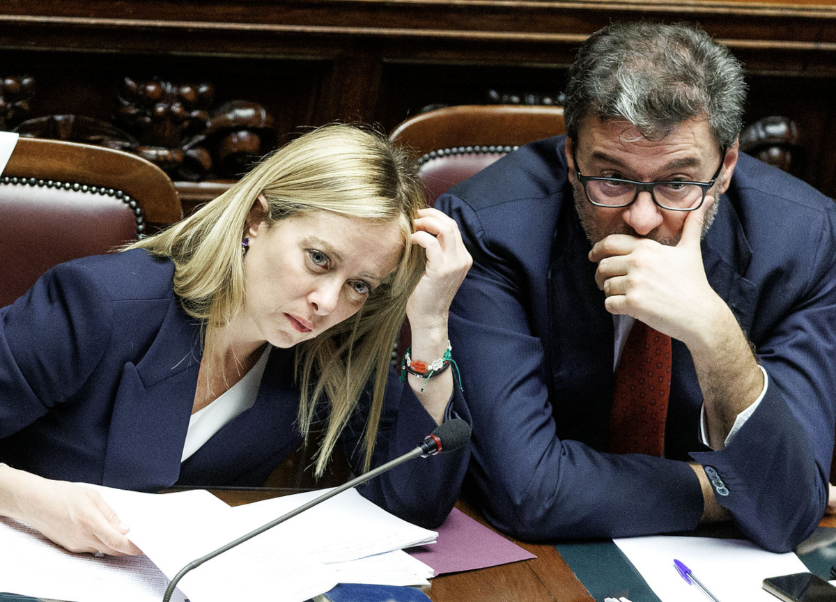 Giorgetti, subito la grana Mps: l’Ue mette in guardia sugli aiuti di Stato Giorgetti, subito la grana Mps: l’Ue mette in guardia sugli aiuti di Stato