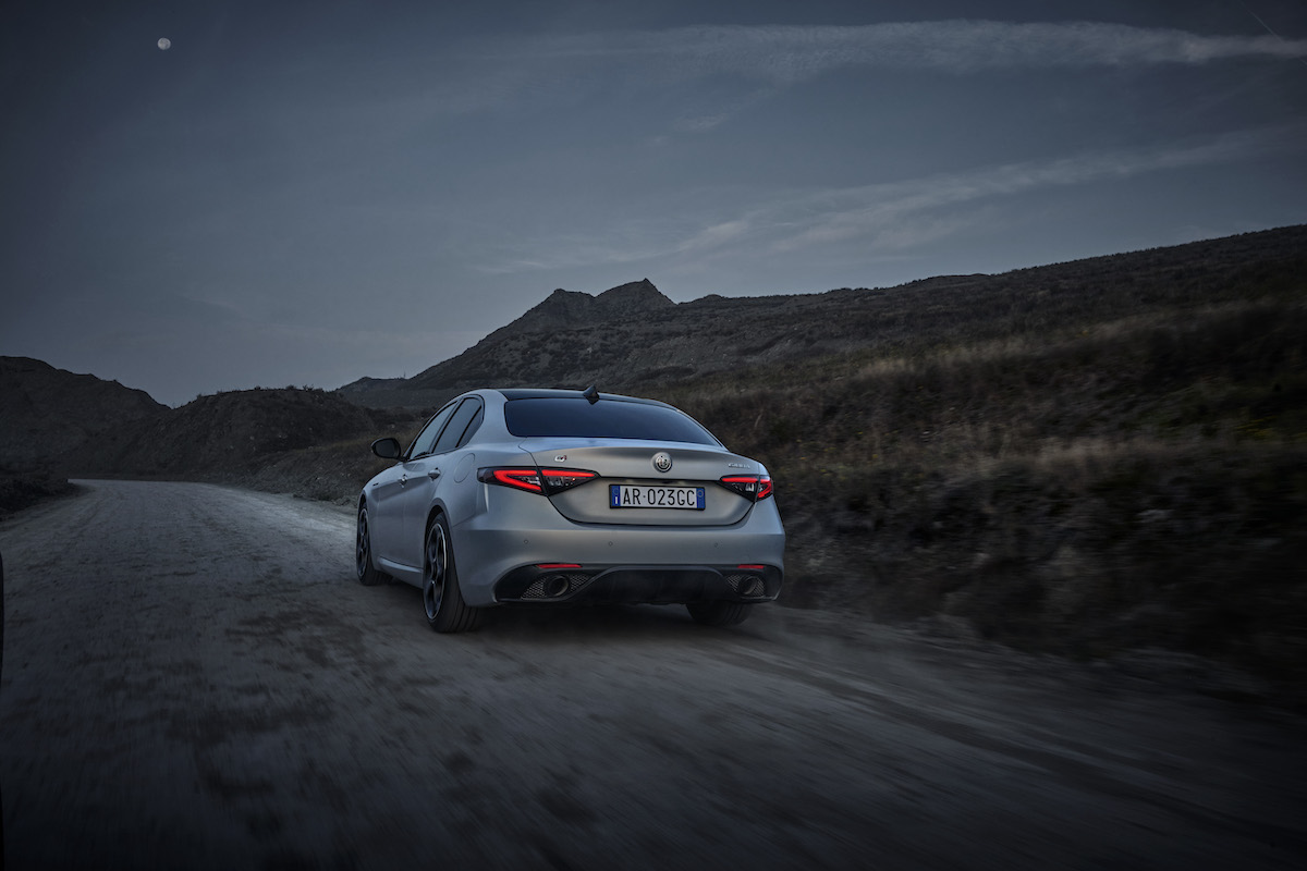 Con le Nuove Giulia e Stelvio debutta la serie speciale “Competizione” Con le Nuove Giulia e Stelvio debutta la serie speciale “Competizione”