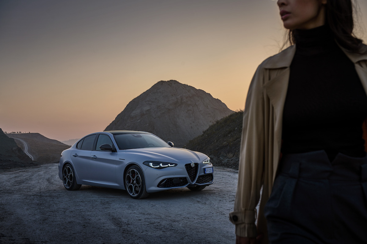 Con le Nuove Giulia e Stelvio debutta la serie speciale “Competizione” Con le Nuove Giulia e Stelvio debutta la serie speciale “Competizione”