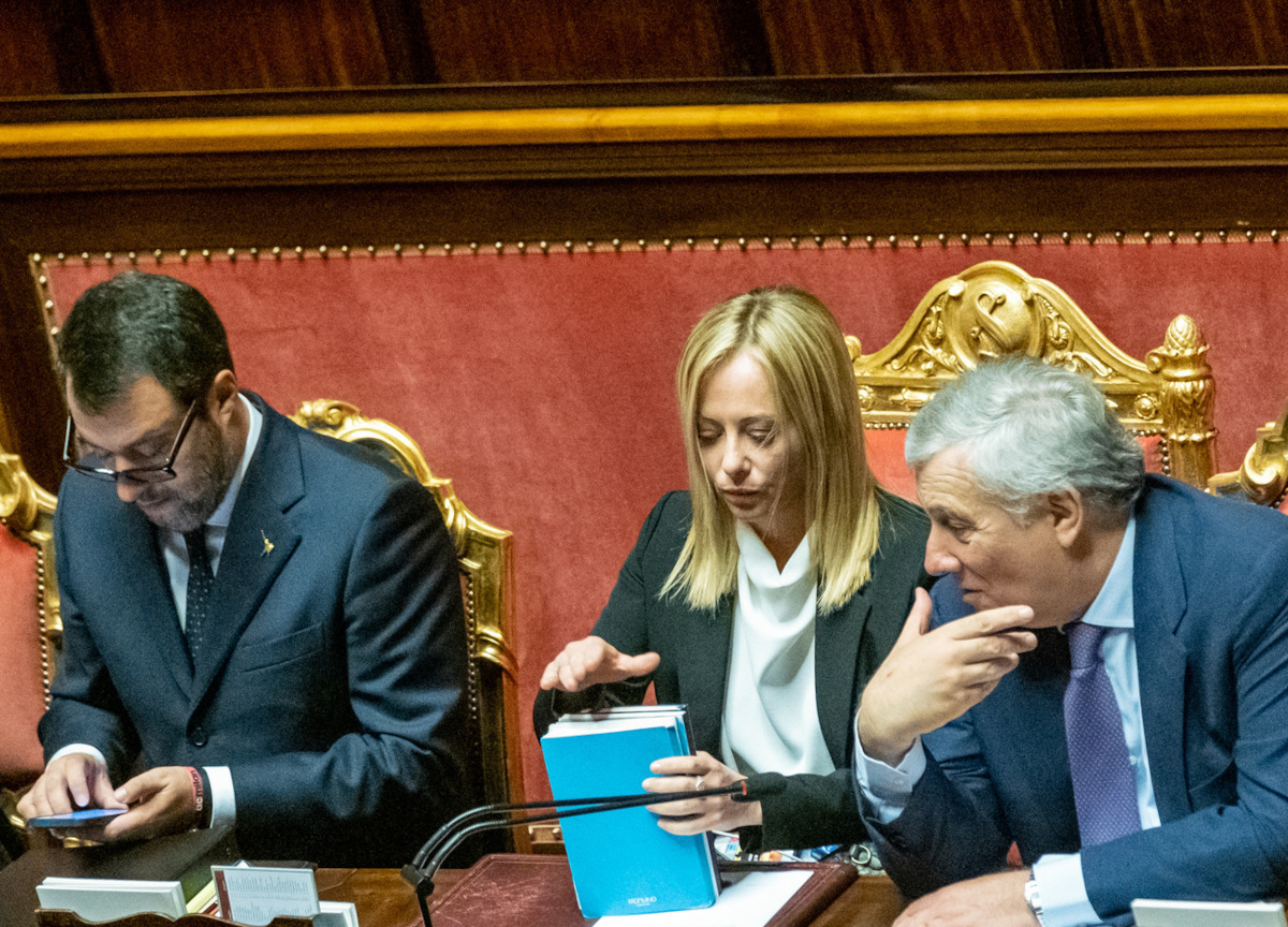 Governo Meloni, primi passi tra le invidie. Quanti attacchi a Giorgia premier Governo Meloni, primi passi tra le invidie. Quanti attacchi a Giorgia premier