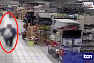 Assago, ecco il video dell’aggressione al centro commerciale: l’assalto e la fuga dei clienti