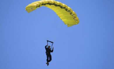 Celebrazioni 80 anni El Alamein. Due paracadutisti gravi in ospedale