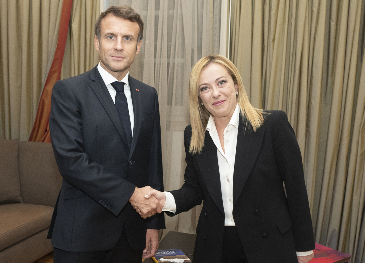 Meloni: “Macron? Colloquio franco. Contestato approccio predatorio francese” Meloni: “Macron? Colloquio franco. Contestato approccio predatorio francese”