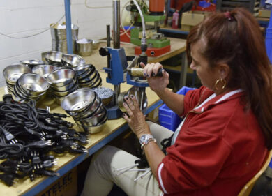 La crisi economica è arrivata: l’indice Pmi dell’Eurozona crolla