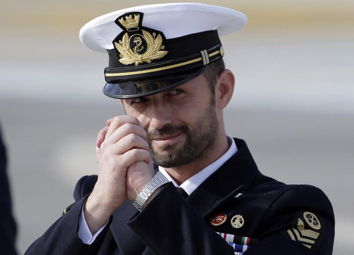 Il marò Latorre adesso fa causa allo Stato. Imbarazzo per Meloni e la destra