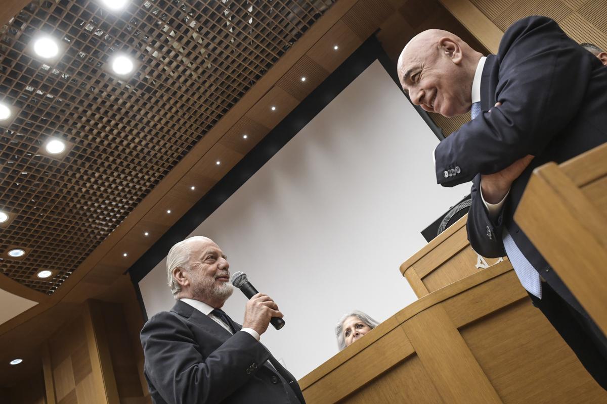 False fatture nel calcio: chiesta la condanna di Galliani e De Laurentiis False fatture nel calcio: chiesta la condanna di Galliani e De Laurentiis