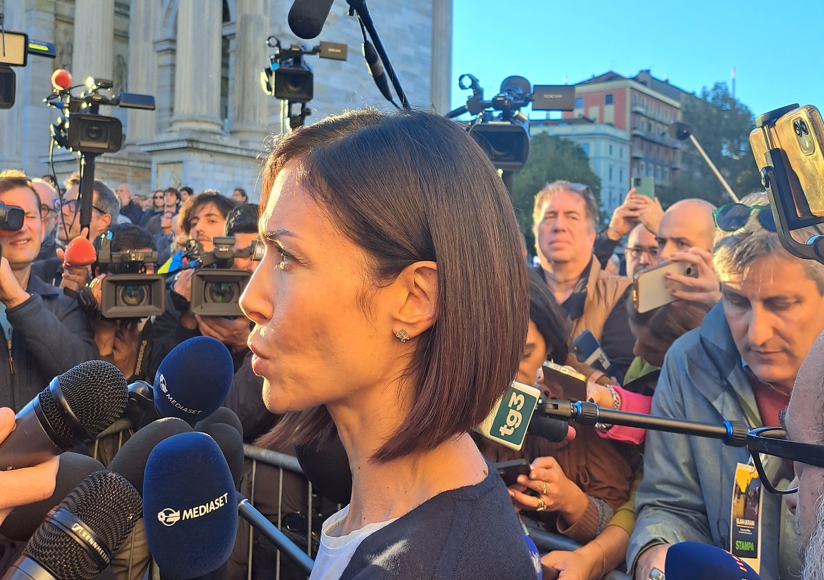 Regionali, Renzi lancia forte Moratti. Tentativi di alleanza in piazza