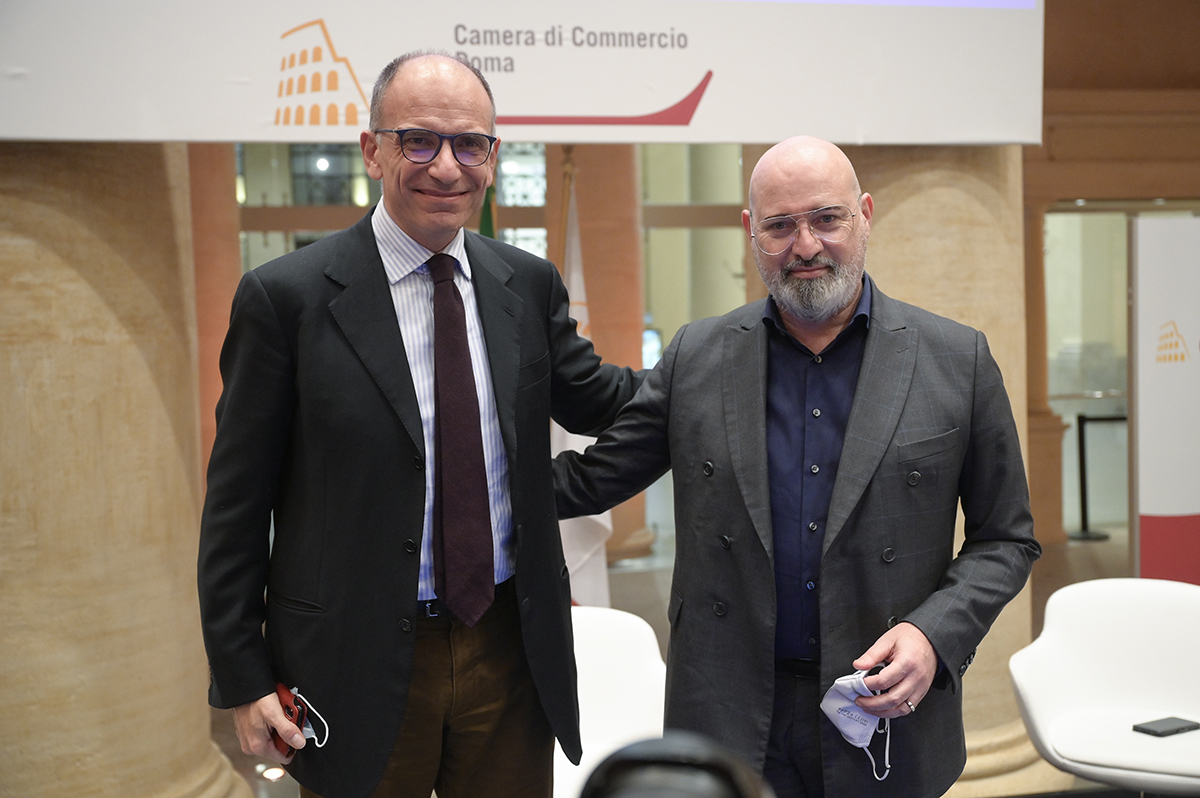 Galleria foto 'Congresso Pd, Bonaccini: Più chance di anticipo. Velardi: Soumahoro segretario' - foto 1