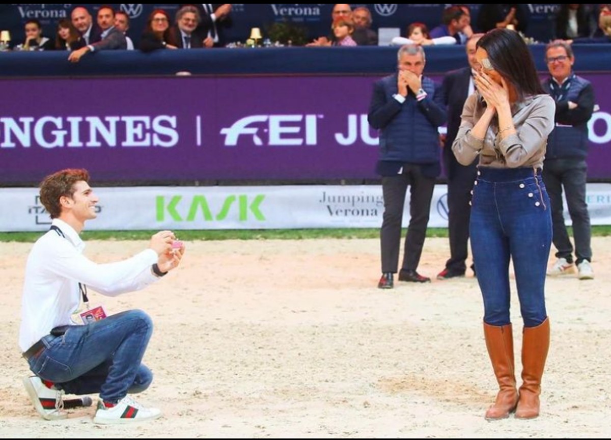 Gessica Notaro, proposta di matrimonio tra i cavalli Gessica Notaro, proposta di matrimonio tra i cavalli