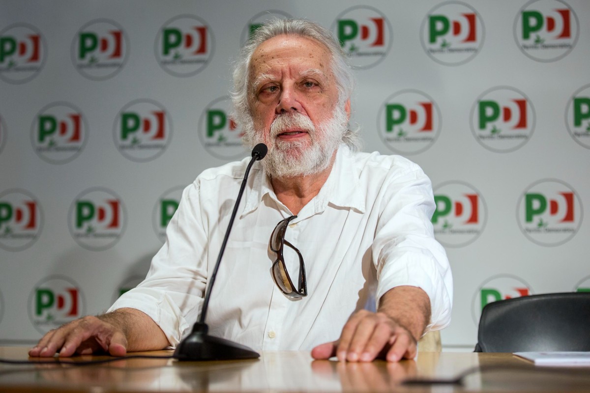 Sergio Staino ricoverato in gravi condizioni: è in coma farmacologico Sergio Staino ricoverato in gravi condizioni: è in coma farmacologico