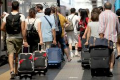 Emigrazione dei giovani italiani, + 87%. Mattarella: “Serve una riflessione”