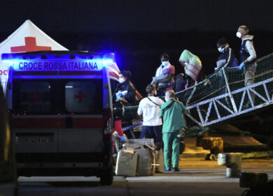 “Alla Lombardia ‘assegnati’ 352 migranti”. La lettera del Prefetto