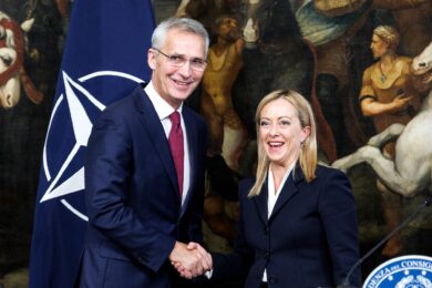 Guerra, incontro Meloni-Stoltenberg: “Continueremo a sostenere l’Ucraina”