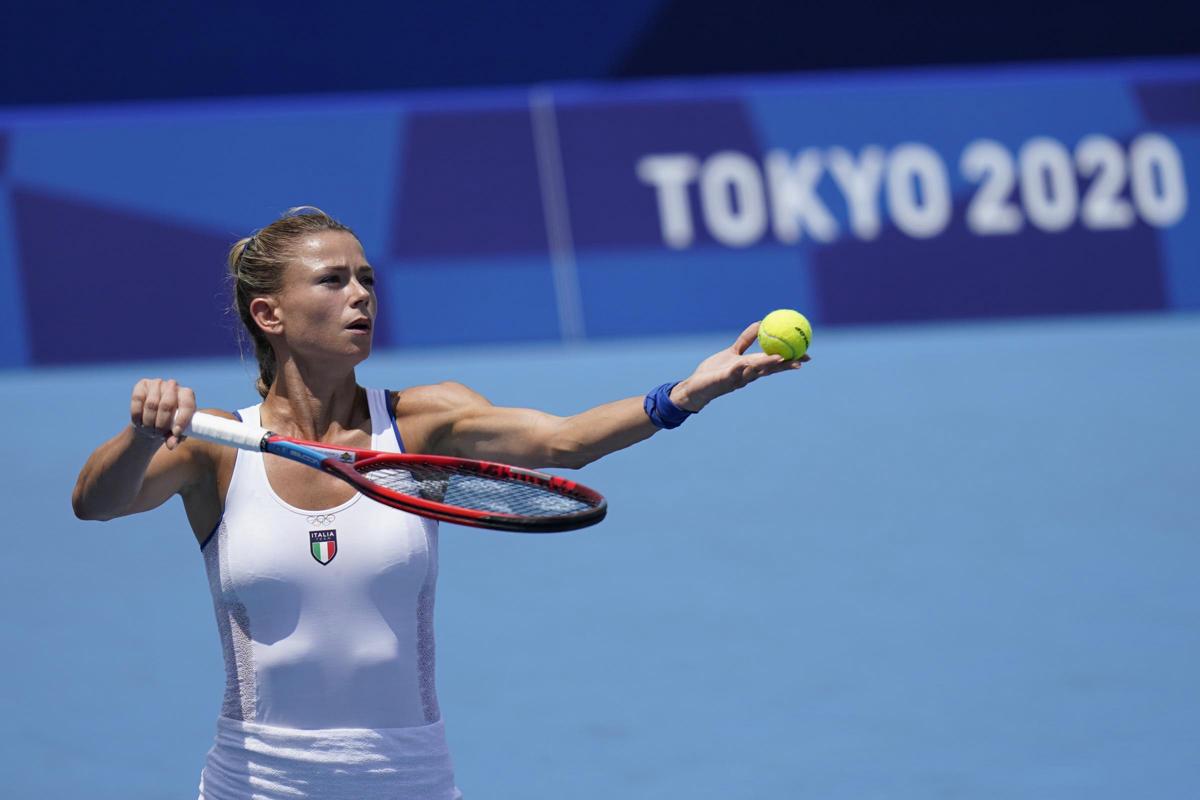Camila Giorgi ko, ma stravince con la foto allo specchio (e non solo quella)