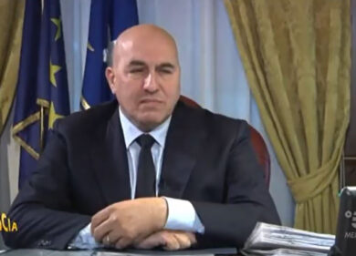 Fuori onda di Crosetto su Conte: “Ho a che fare con un deficiente”. VIDEO