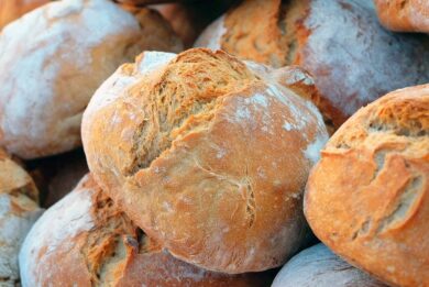 Pesticidi nel pane, c’è pure il glifosato. “Possibile legame col cancro”