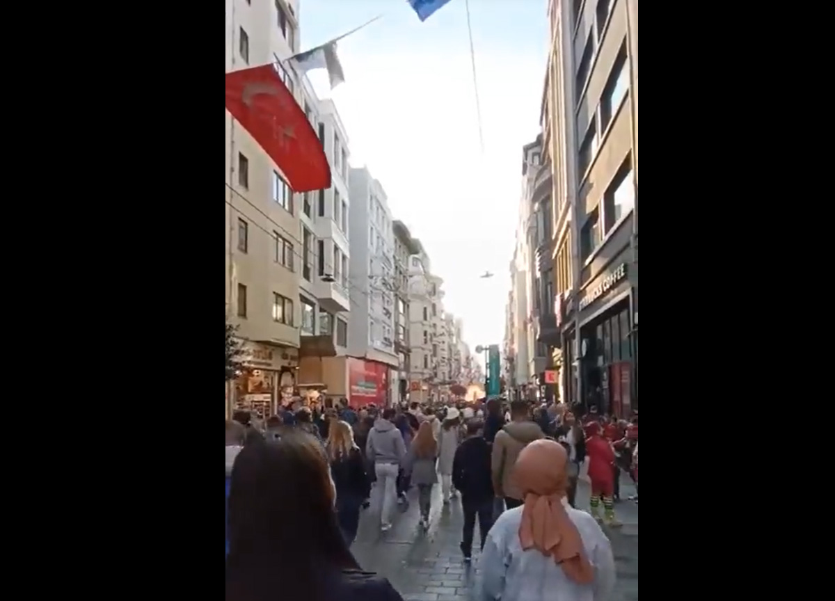 Istanbul, esplosione in centro. Oktay: attentato opera di una donna kamikaze Istanbul, esplosione in centro. Oktay: attentato opera di una donna kamikaze