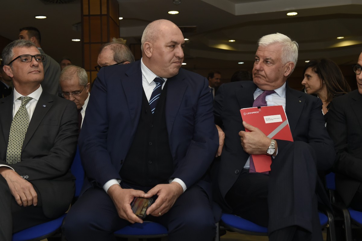 Profumo va all in per restare amministratore delegato di Leonardo Profumo va all in per restare amministratore delegato di Leonardo