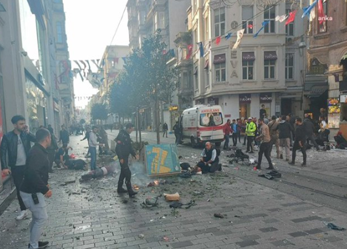 Terrorismo a Istanbul, borsa con esplosivo su una panchina in pieno centro Terrorismo a Istanbul, borsa con esplosivo su una panchina in pieno centro