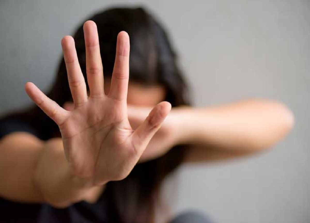Stupro di gruppo in un motel del Milanese: arrestate tre persone Stupro di gruppo in un motel del Milanese: arrestate tre persone