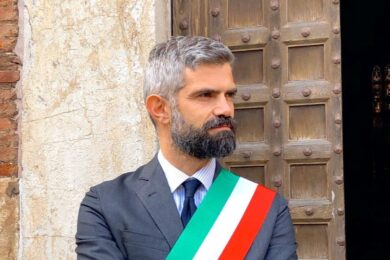Rigassificatore, il sindaco di Piombino contro la Meloni: ricorso al Tar